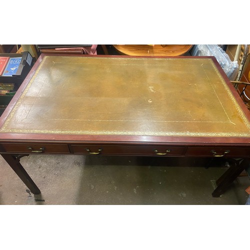 124 - REPRODUCTION GEORGE III MAHOGANY LIBRARY TABLE FITTED WITH SIX DRAWERS WITH OLIVE GREEN GILT TOOLED ... 