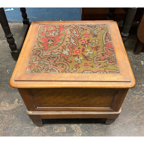 68 - VICTORIAN MAHOGANY STEP COMMODE