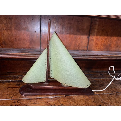 101 - NOVELTY YACHT TABLE LAMP