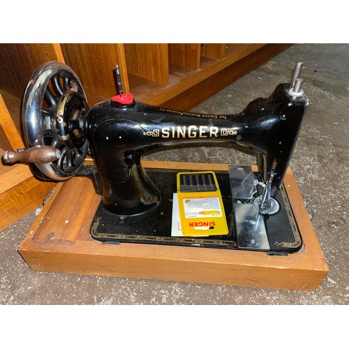 77 - SINGER BLACK ENAMEL MANUAL SEWING MACHINE