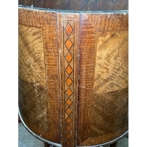 208 - MAHOGANY CROSSBANDED LINE INLAID CIRCULAR JARDINIERE STAND