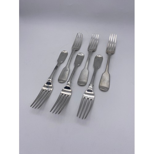 449 - SET OF SIX HARLEQUIN LONDON SILVER VICTORIAN FORKS 10.8 OZ APPROX