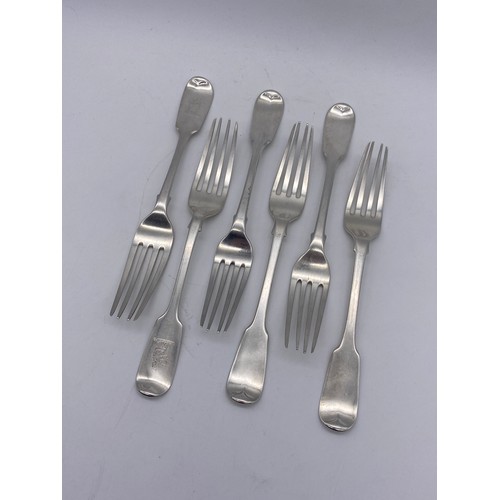 448 - FOUR LONDON SILVER GEORGIAN DESSERT FORKS AND A PAIR OF LATER VICTORIAN MATCHED FORKS 8.4 OZ APPROX