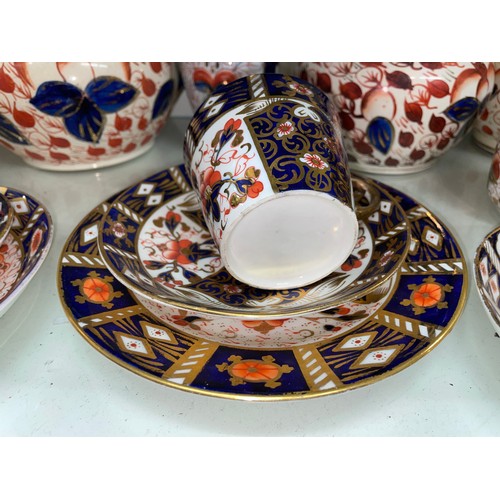 338 - SELECTION OF 19TH/20TH CENTURY GAUDY WELSH IMARI PATTERN GRADUATED JUGS, TEAPOT, STAND AND VARIOUS C... 