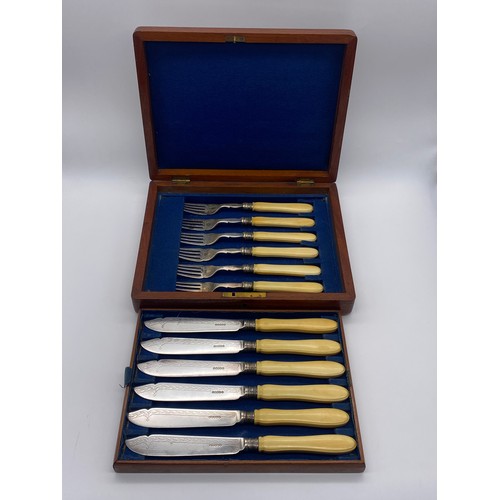 408 - MAHOGANY CANTEEN OF ELECTRO PLATED FISH CUTLERY