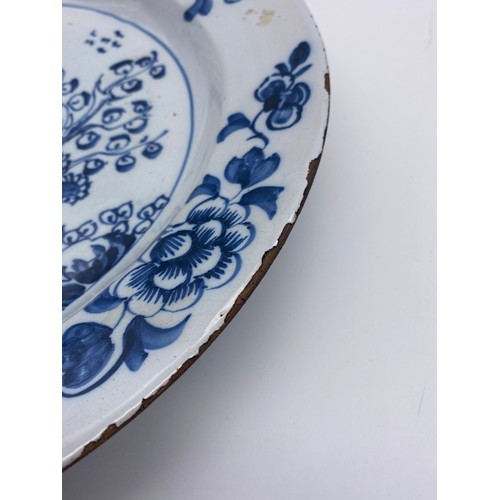 474 - DELFT BLUE AND WHITE CHARGER