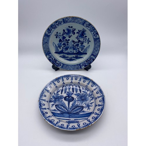 476 - PAIR OF 18TH CENTURY DELFT EARTHEN WARE BLUE DASHED PLATES