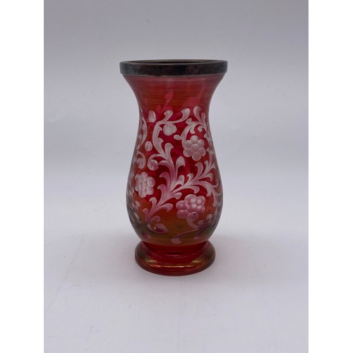 499 - BOHEMIAN RUBY ETCHED PANELLED LAMP BASE, RUBY ETCHED VASE WITH SILVER COLLAR AND A GRAPE VINE DECORA... 