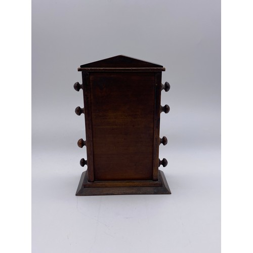 717 - EARLY 20TH CENTURY ADJUSTABLE WOODEN DESK CALENDAR