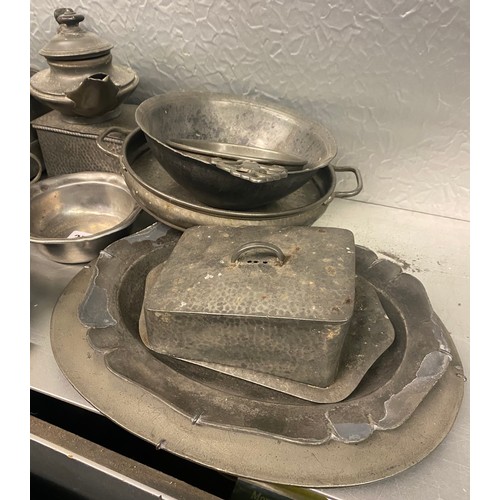 371 - SELECTION OF PEWTER BAS RELIEF PLATES, BEATEN PEWTER TEAWARES, BUTTER DISH AND COVER