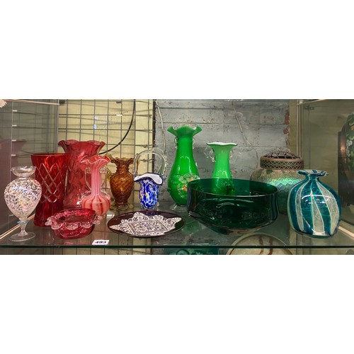 493 - SHELF OF CRANBERRY AND RUBY COLOURED GLASSWARE VASES AND BASKETS, MDINA VASE, IRRIDESCENT ROSE BOWL