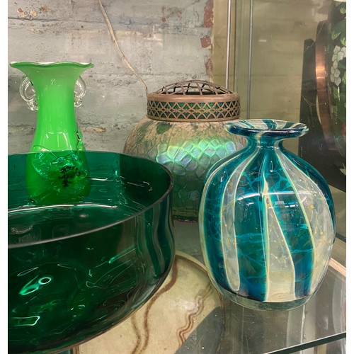 493 - SHELF OF CRANBERRY AND RUBY COLOURED GLASSWARE VASES AND BASKETS, MDINA VASE, IRRIDESCENT ROSE BOWL