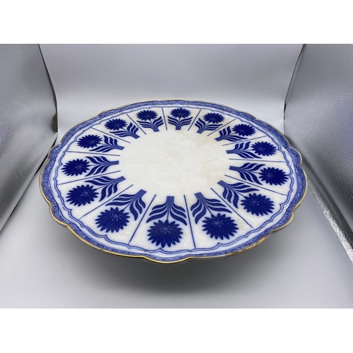 359 - 19TH CENTURY MINTON BLUE AND WHITE PEDESTAL LAZY SUSAN (OLD REPAIR TO RIM)