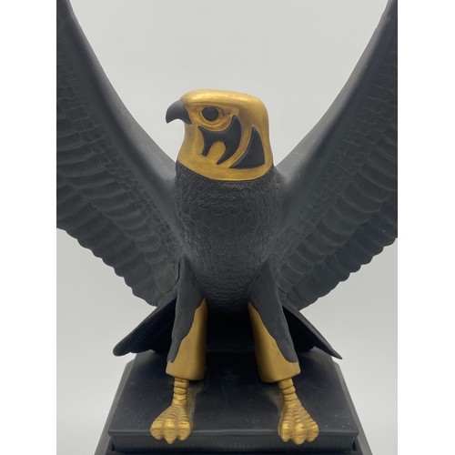 323 - FRANKLIN MINT FALCON OF THE NILE FIGURE ON PLINTH