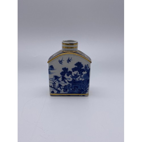 726 - 19TH CENTURY BLUE AND WHITE TRANSFER PRINTED TEA CADDY (SANS LID)