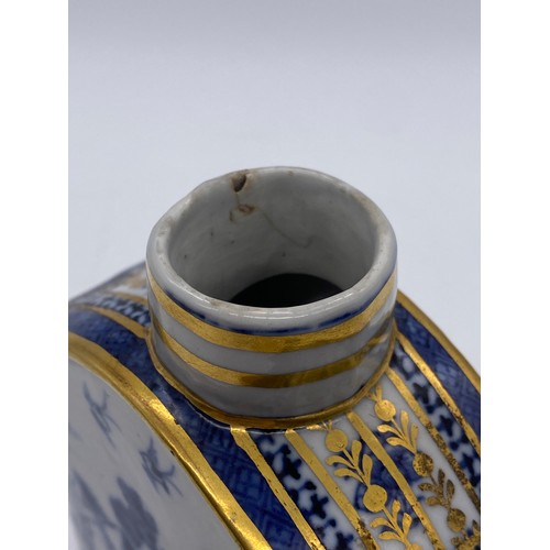 726 - 19TH CENTURY BLUE AND WHITE TRANSFER PRINTED TEA CADDY (SANS LID)