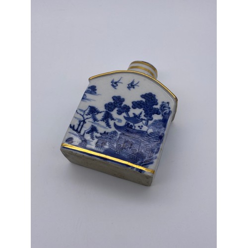 726 - 19TH CENTURY BLUE AND WHITE TRANSFER PRINTED TEA CADDY (SANS LID)