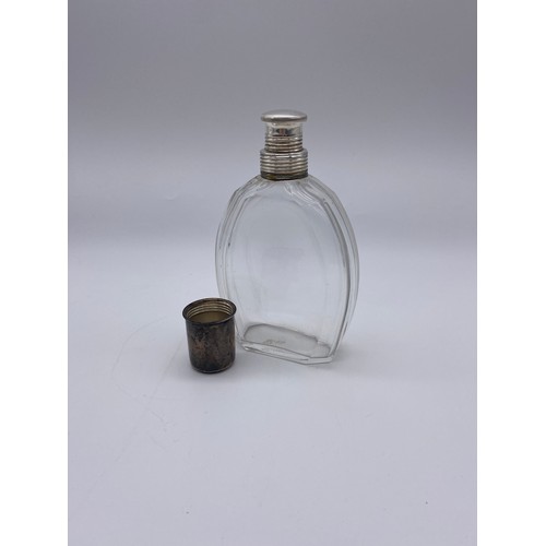 724 - GLASS SHAPED SPIRIT DECANTER WITH SCREW BEAKER LID