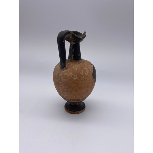 813 - GREEK CERAMIC OINOCHOE AND OTHER EARLY POTTERY VESSELS