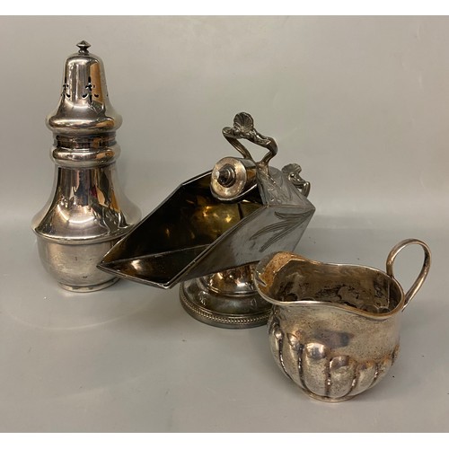 421 - EPNS BALUSTER SIFTER, VICTORIAN PLATED ENGRAVED SUGAR SCUTTLE A/F, HIP FLASK, SMALL MILK JUG, TELESC... 