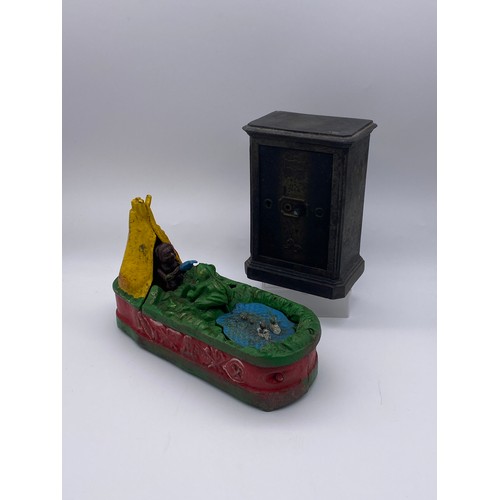 818 - CAST IRON MECHANICAL FEEDING FROG AND TEPEE MONEY BANK AND MINIATURE COFFRE FORT SAFE MONEY BOX