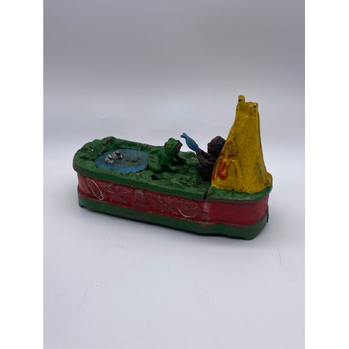 818 - CAST IRON MECHANICAL FEEDING FROG AND TEPEE MONEY BANK AND MINIATURE COFFRE FORT SAFE MONEY BOX