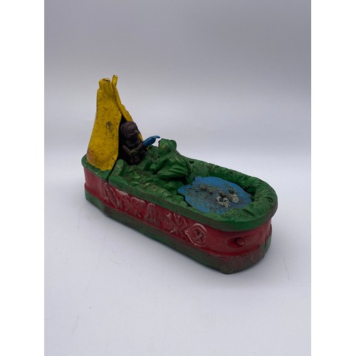 818 - CAST IRON MECHANICAL FEEDING FROG AND TEPEE MONEY BANK AND MINIATURE COFFRE FORT SAFE MONEY BOX