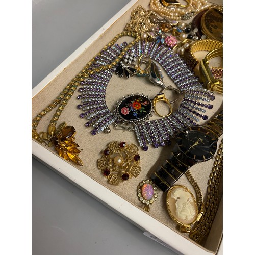 836 - TRAY OF COSTUME JEWELLERY INCLUDING GLASS AND PAVE NECKLACE, DRESS WATCHES, BRACELET