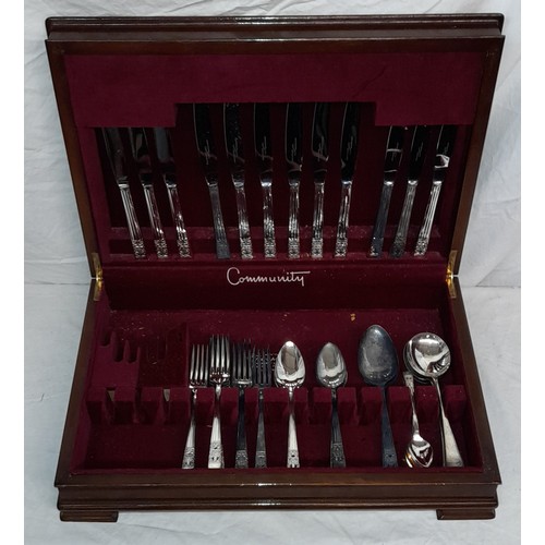 828 - CANTEEN OF COMMUNITY PLATE CUTLERY