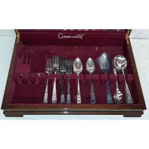 828 - CANTEEN OF COMMUNITY PLATE CUTLERY