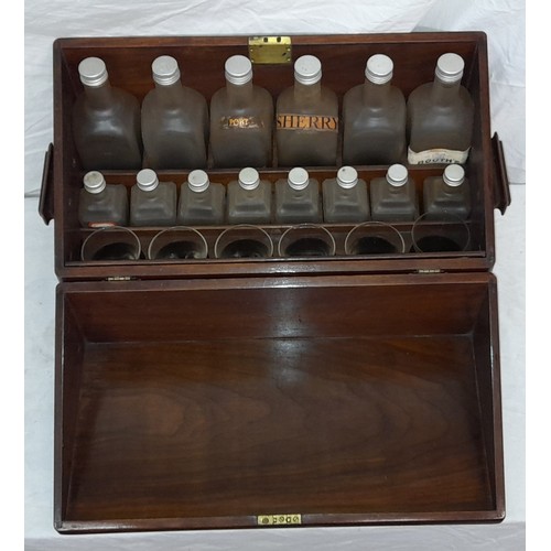 807 - ROSEWOOD TABLE TOP DRINKS/LICQUER BOX CONTAINING DECANTERS AND GLASSES