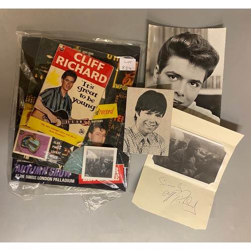 834 - SELECTION OF VINTAGE FILM ANNUALS, AND POP AND CLIFF RICHARD FANZINE, PHOTOGRAPHS AND AUTOGRAPHS