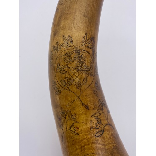 787 - ANTIQUE HORN WITH INTERESTING SCRIMSHAW DECORATION OF STEAM LOCOMOTIVE, BUILDINGS AND SAILING SHIPS ... 