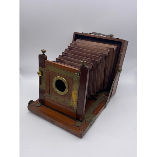 684 - LATE 19TH CENTURY EARLY 20TH CENTURY MAHOGANY PLATE CAMERA WITH A VIEWING BOX FOR TRANSPARENCIES