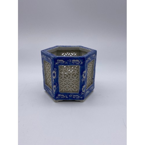 763 - CHINESE BLUE AND WHITE PATTERN CRICKET JARS AND TWO HEXAGONAL RETICULATED VASES