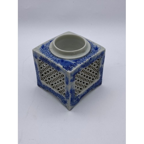 763 - CHINESE BLUE AND WHITE PATTERN CRICKET JARS AND TWO HEXAGONAL RETICULATED VASES