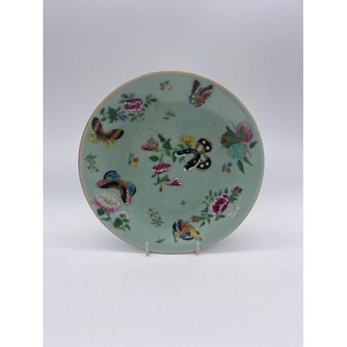 466 - FIVE FAMILLE ROSE BUTTERFLY AND BIRD PATTERN PLATES