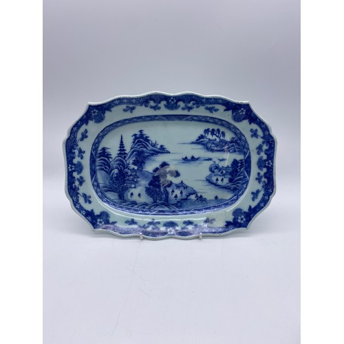 760 - THREE CHINESE EXPORT BLUE AND WHITE PAGODA PATTERN SHAPED OBLONG DISHES