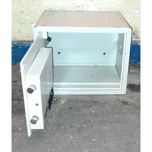 212 - COMBINATION SAFE