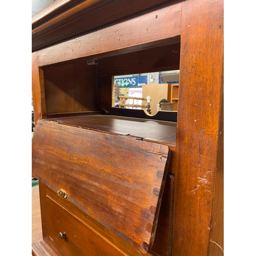 87 - HARDWOOD DROP DRAWER MEDIA UNIT