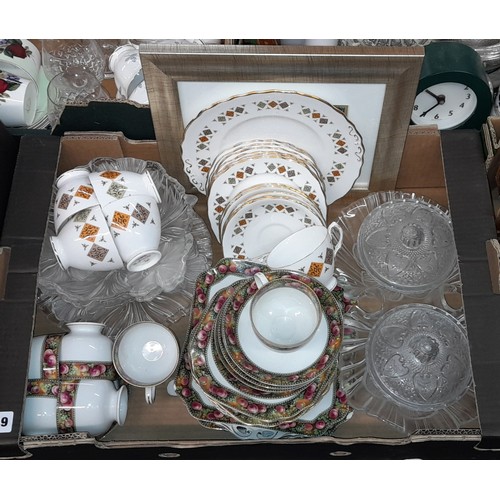 539 - CARTON - COLCLOGH AND OTHER TEASETS AND PRESSED GLASSWARE