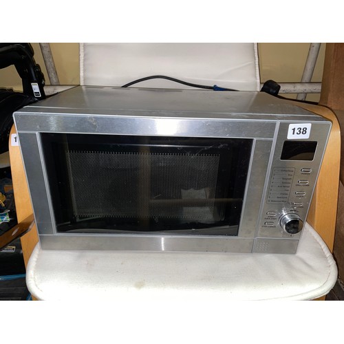 138 - MICROWAVE OVEN