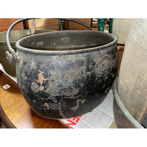 174 - HEAVY CAST CAULDRON, BRASS AND COPPER PRESERVE PANS, AND WEIGHING SCALES