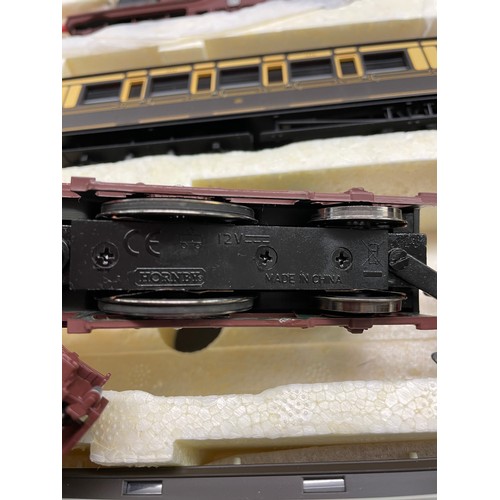 315 - HORNBY OO GUAGE LIMITED EDITION THE FLYING DUTCHMAN TRAIN PACK R2706