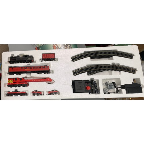 314 - HORNBY OO GUAGE ELECTRIC TRAIN SET PERMANENT WAY R1029