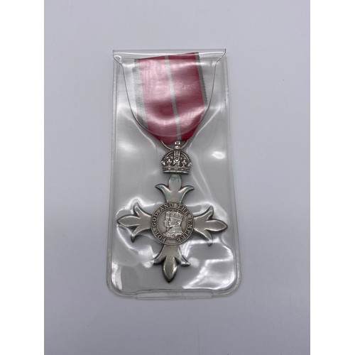 385 - CASED M.B.E MEDAL TO LIEUTENANT A. LISTON R.N.RESERVE FOR BRAVERY & DEVOTION 9TH APRIL 1945