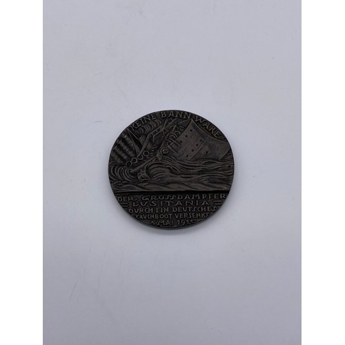 391 - BRONZE COMMEMORATIVE MEDALLION OF THE LUSITANIA SINKING MAY 5TH 1915