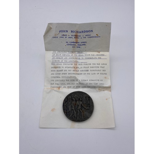 392 - BRONZE COMMEMORATIVE MEDALLION OF THE LUSITANIA SINKING MAY 5TH 1915