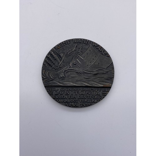 392 - BRONZE COMMEMORATIVE MEDALLION OF THE LUSITANIA SINKING MAY 5TH 1915