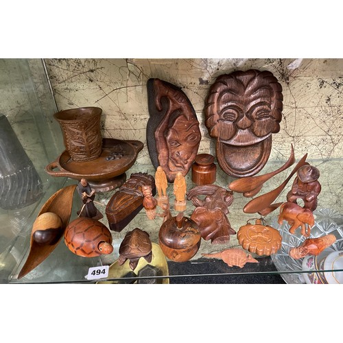 494 - SELECTION OF CARVED HEADS, TURNED WOODEN BOWLS AND OTHER TREEN